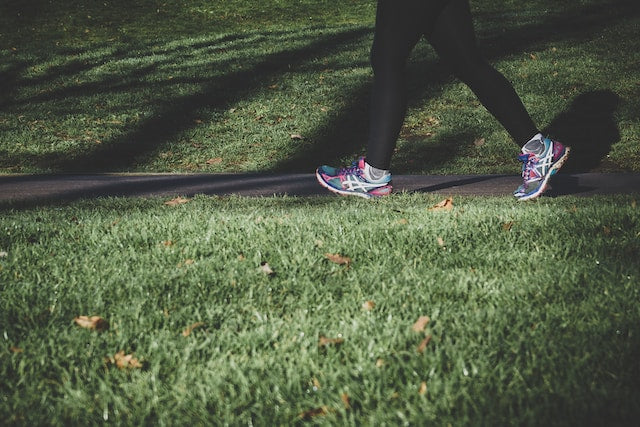 ¿No tienes tiempo para el gym? ¡Sal a caminar!