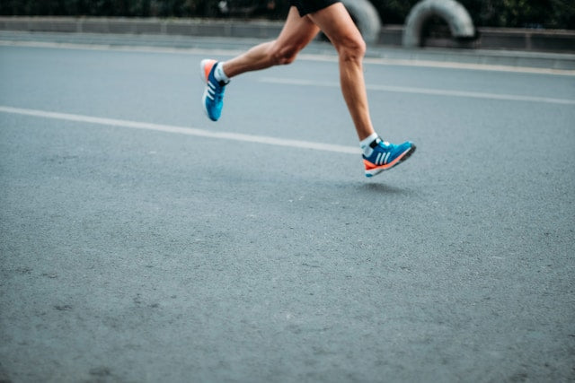 Reemplaza tus tennis de correr: cuida tus pies y mejora tu rendimiento